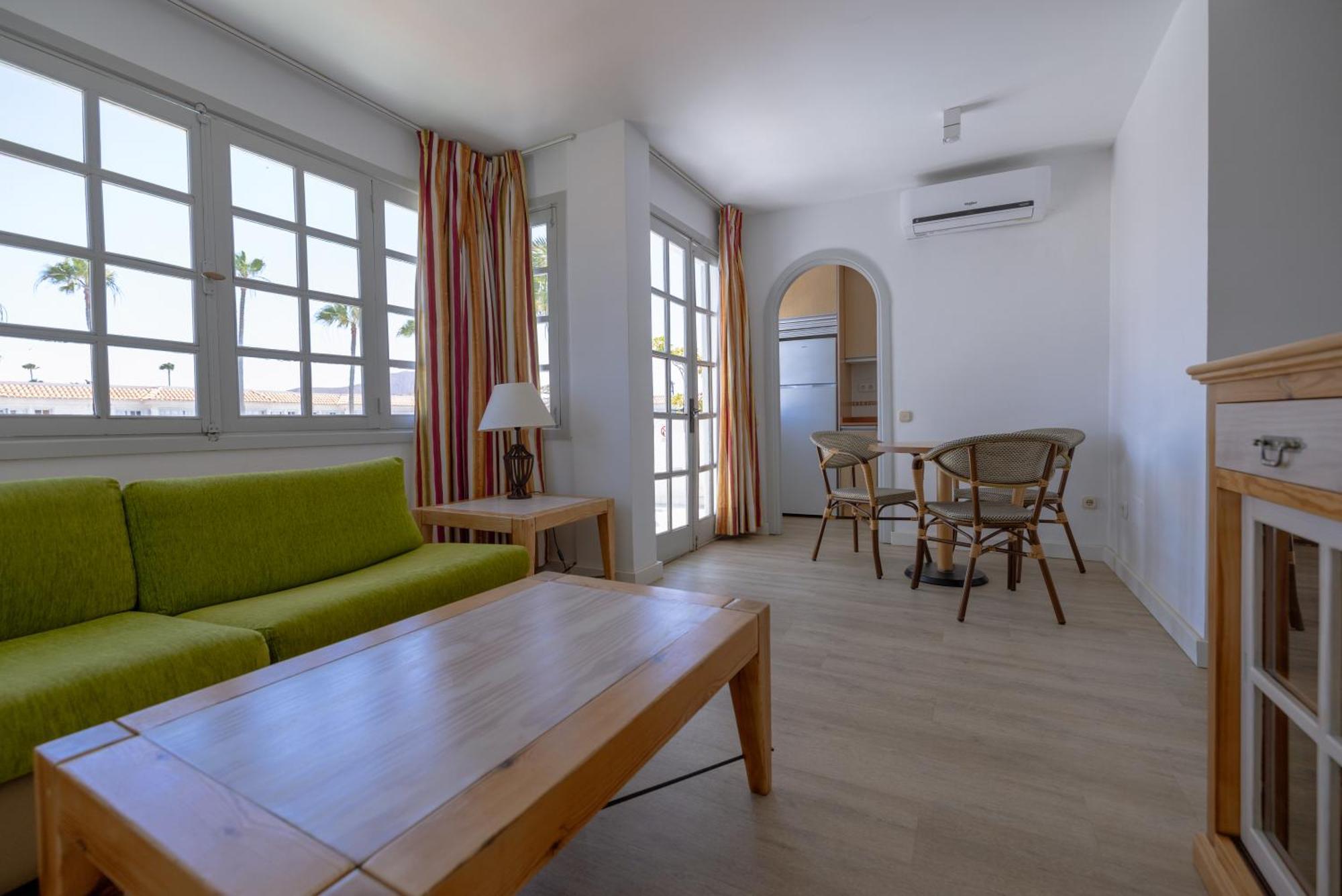 קורלחו Fuentepark Apartments מראה חיצוני תמונה